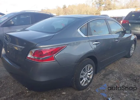 2015 Nissan Altima 2.5 S из США, поврежденный, VIN 1N4AL3AP2FC497333